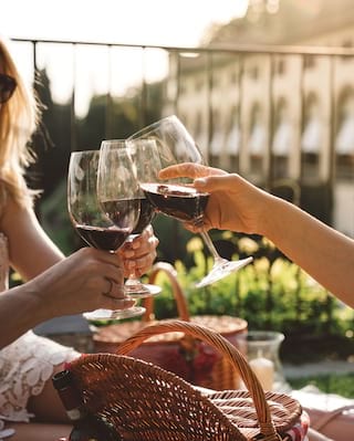 Picnic in Florence, a toast in Belmond Villa San Michele
