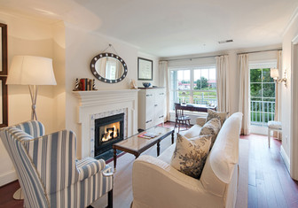 Water View Luxury Suites
